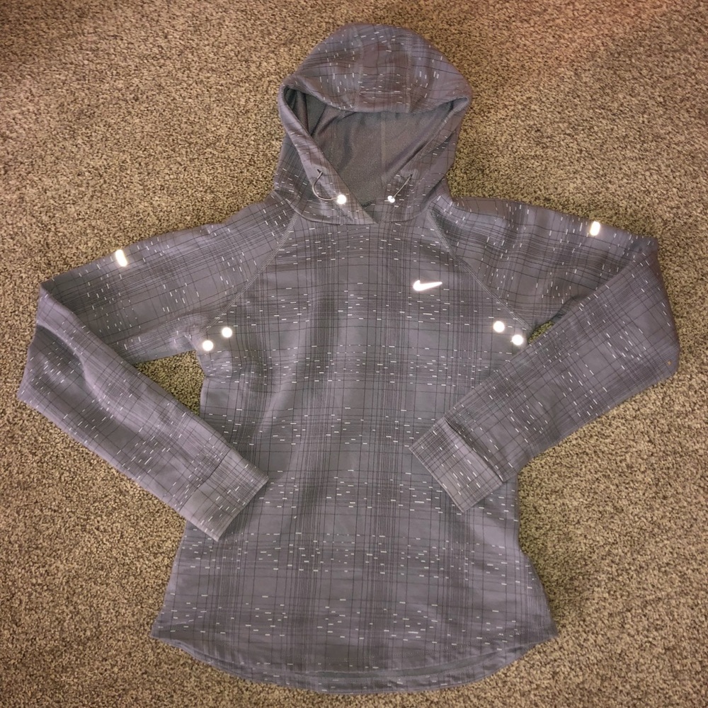 Nike pull over